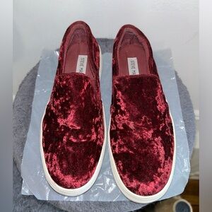 Steve Madden Women Slip On’s